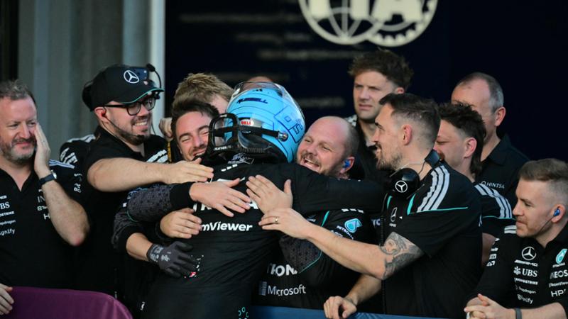 Russell vince il GP di Baku, Leclerc 4° davanti ad Antonelli che ha rimontato 11 posizioni