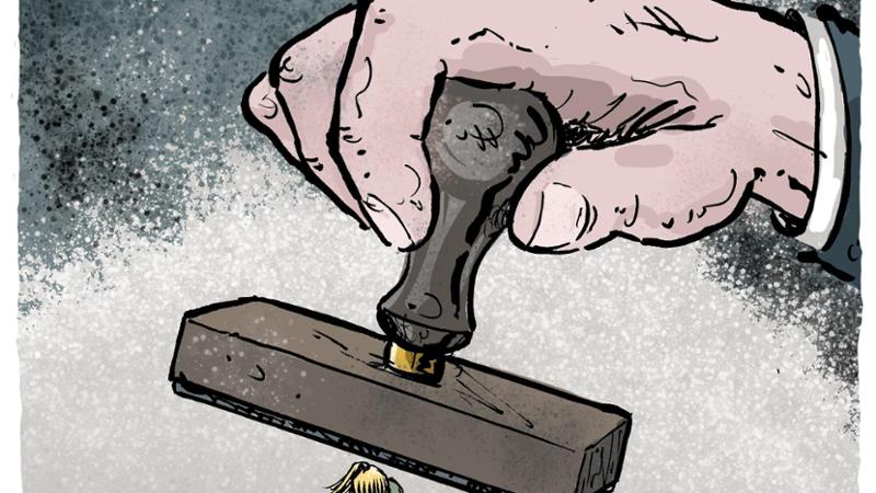 De Giovanni risponde ai lettori: “Quando la burocrazia difende la sua inutilità”