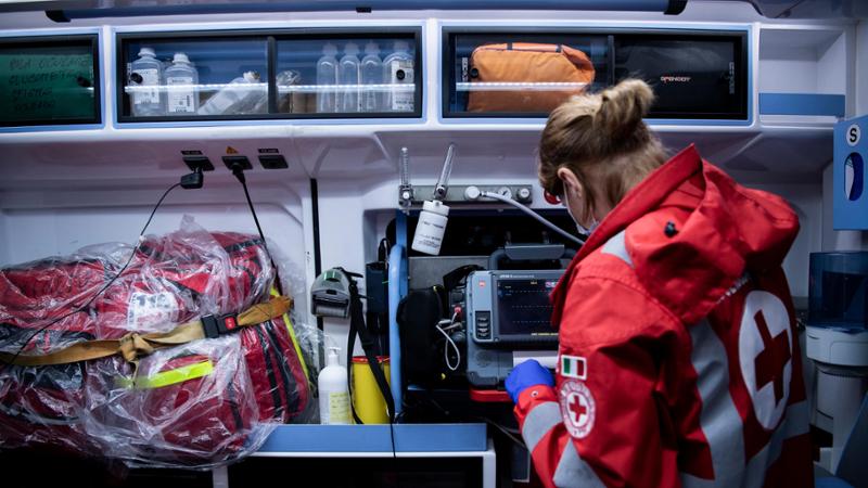 Tentato omicidio, vuole investire il padre e travolge il figlio di 5 anni: bimbo grave in ospedale