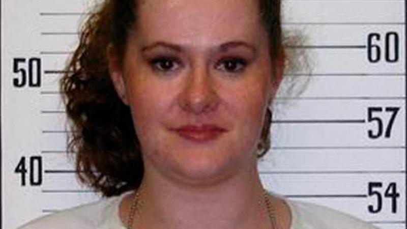 Sopravvive a due dosi di iniezione letale: il Tennessee sospende l’esecuzione di Christa Pike Video