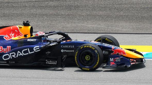 Gp Bahrain, Verstappen in pole position davanti a Hamilton