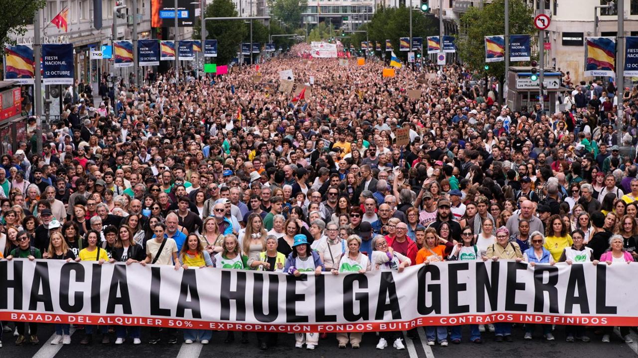 Spagna, la protesta di “Maricarmen”. In piazza con le chiavi per il caro-affitti