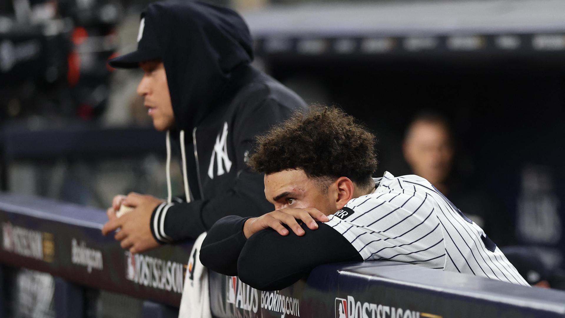 Yankees eliminati contro i Rays dopo che un tifoso devia la pallina