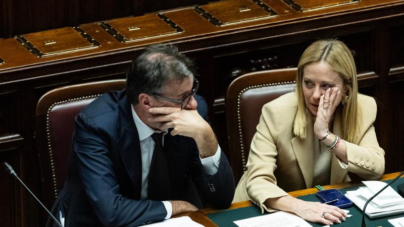 Manovra da 23,5 miliardi, scontro con le banche