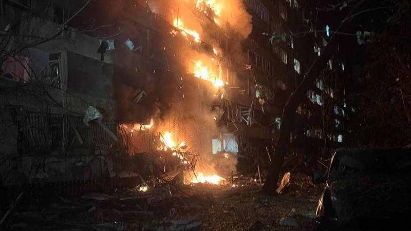 Zelensky: “Raid su Kiev, gli alleati non ci hanno avvisato”. Polonia: “Rischio di attacco alla Nato”