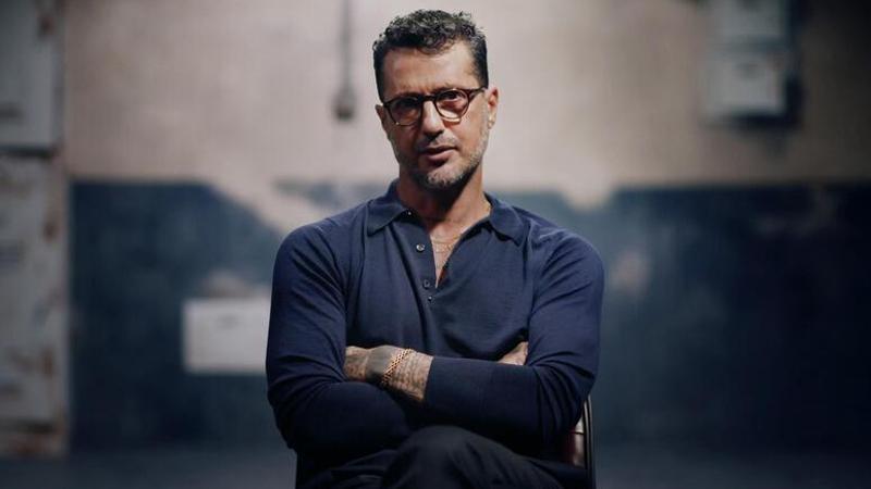 Ancora guai per Fabrizio Corona: non si ferma all’alt dei carabinieri, denunciato. Era senza patente