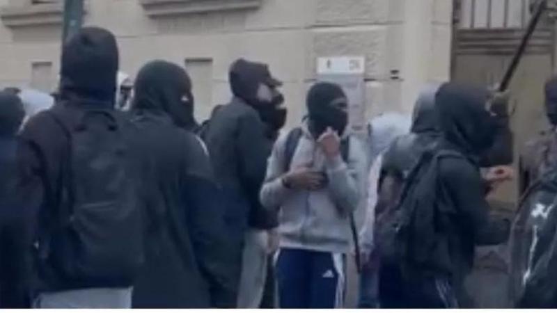 Scuole, oggi il No Meloni Day: allerta per i cortei dopo gli assalti degli incappucciati. Feriti e arresti