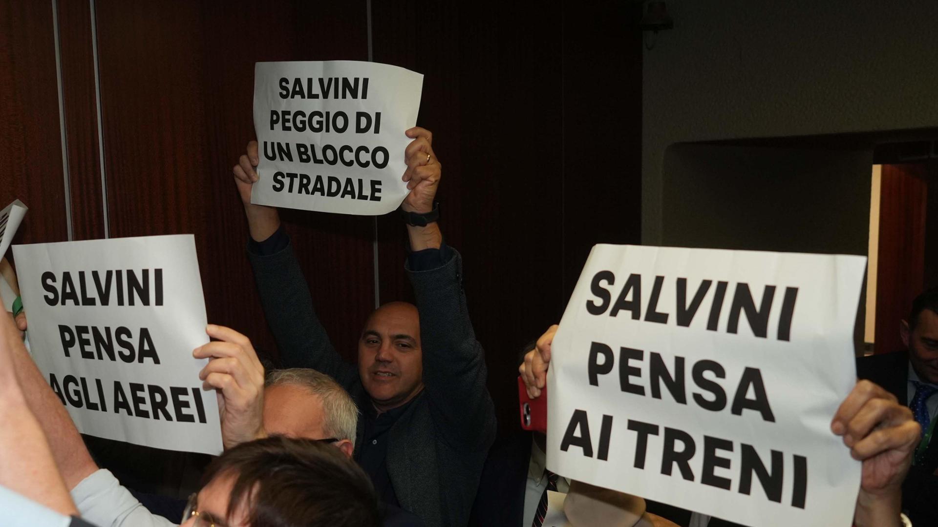 PD lawmakers confront Salvini at Lombardy regional council