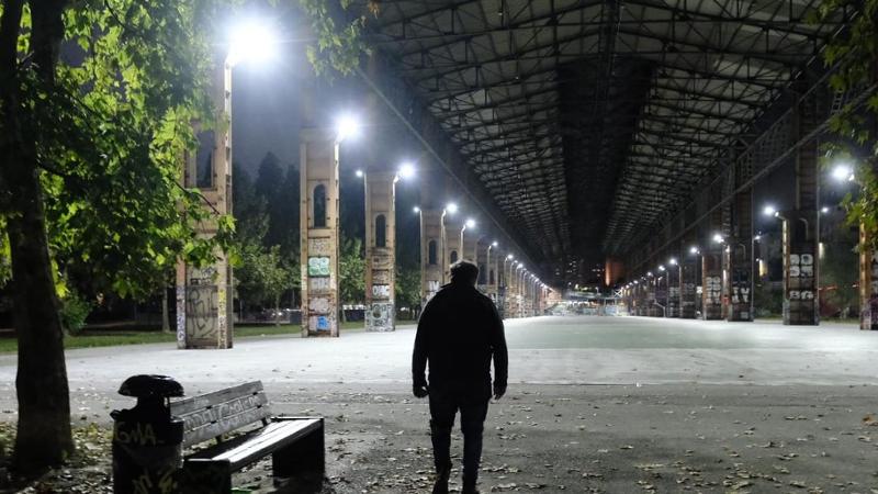 Giovane accoltellato al Parco Dora. Morto per le ferite, è caccia al killer