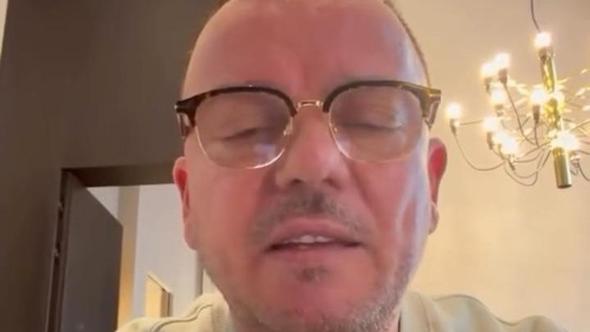 Gigi D’Alessio agli autotrasportatori: "In pandemia non ci avete fatto mancare nulla: siete eroi"