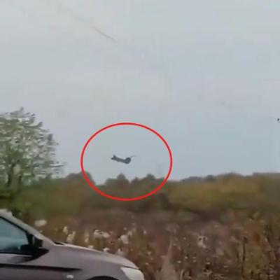 Il Chinook italiano si avvita e precipita in Bosnia: il momento dello schianto