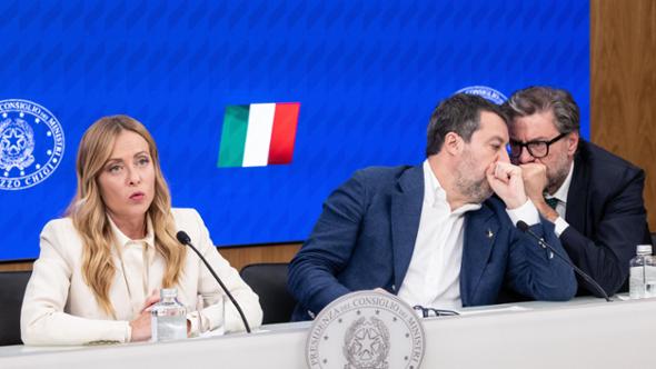 Manovra, taglio Irpef solo per un anno. Stretta sulle pensioni. Le novità su bonus e congedi