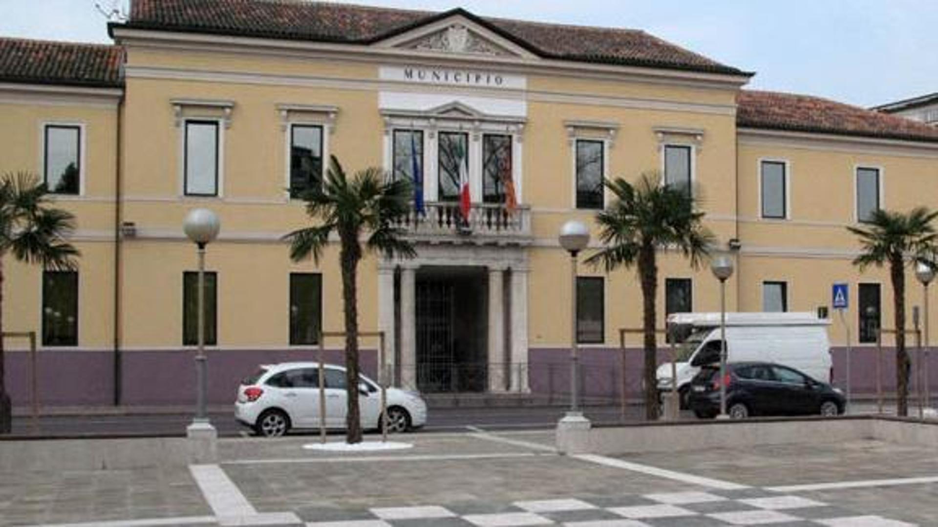 Il Vicesindaco Nasconde I Redditi Legge Assurda Pago La Multa Il