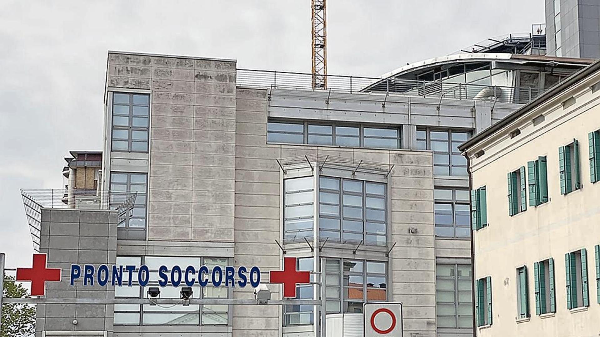 Sanitario Quarantenne Si Butta Dall ottavo Piano Dell ospedale Di 