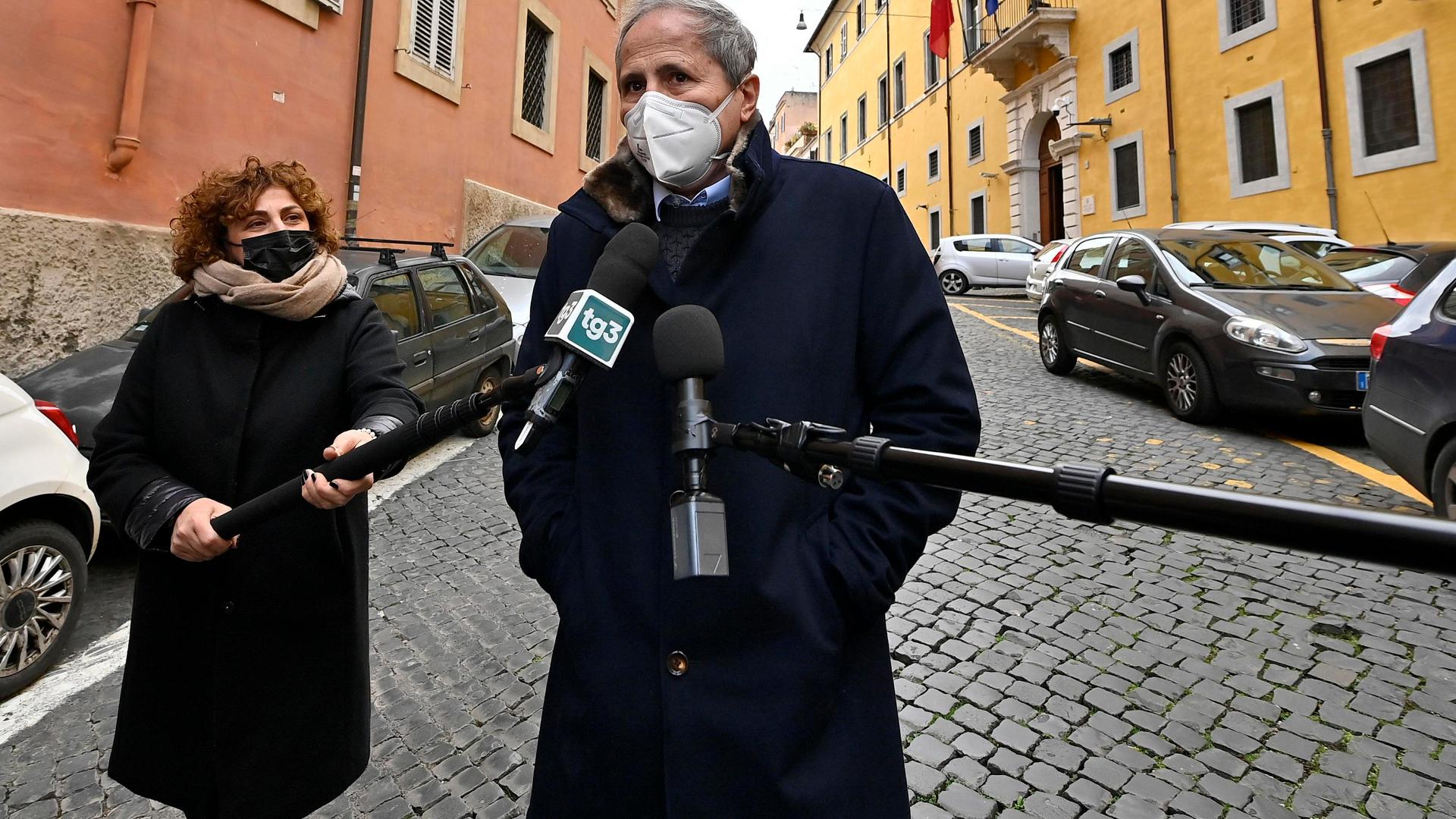 Covid Il Virologo Crisanti Riaprire Una Stupidaggine Epocale 