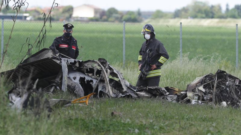 Volo Di Addestramento Finisce In Tragedia Morti Carbonizzati Due 